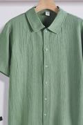 SHEIN Teen Boy Solid Color Short Sleeve Front Button Textured Fabric Casual Shirt, Summer